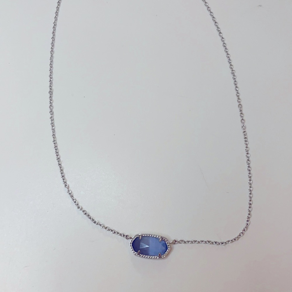 Kendra Scott necklace